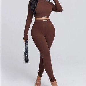 Mock Slogan Graphic Crop top & legging set SHEIN